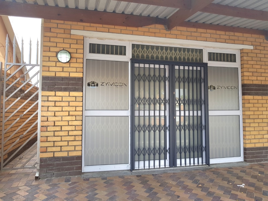 5 Bedroom Property for Sale in Athlone Western Cape